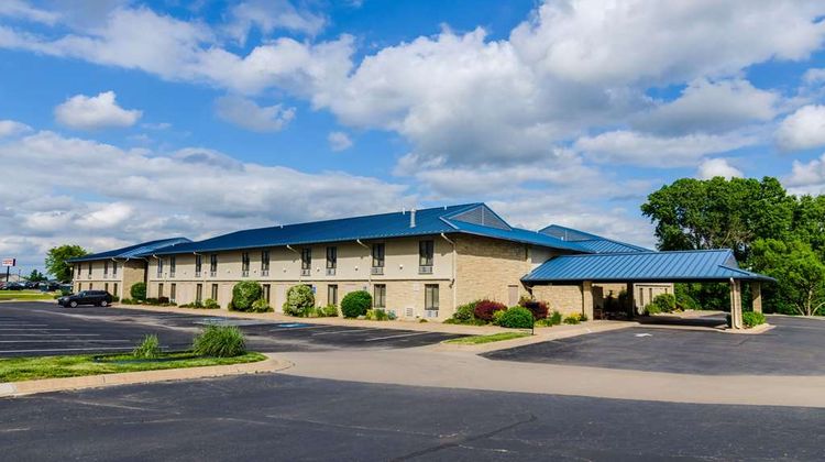 Quality Inn and Suites Winfield Exterior