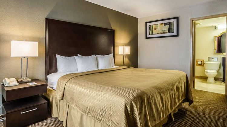 Quality Inn and Suites Winfield Suite