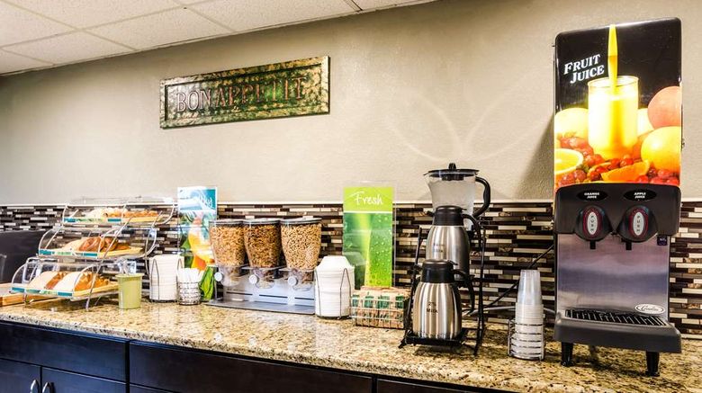 <b>Quality Inn and Suites Winfield Restaurant</b>. Images powered by <a href="https://iceportal.shijigroup.com/" title="IcePortal" target="_blank">IcePortal</a>.