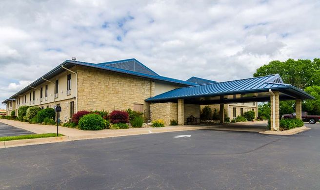 Quality Inn and Suites Winfield Exterior