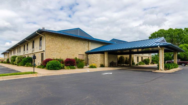 Quality Inn and Suites Winfield Exterior