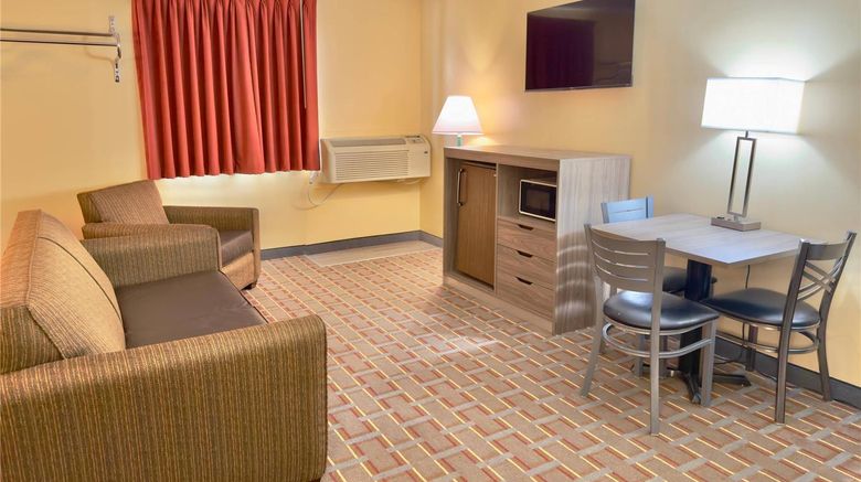 <b>Econo Lodge Lansing Leavenworth Room</b>. Images powered by <a href="https://iceportal.shijigroup.com/" title="IcePortal" target="_blank">IcePortal</a>.