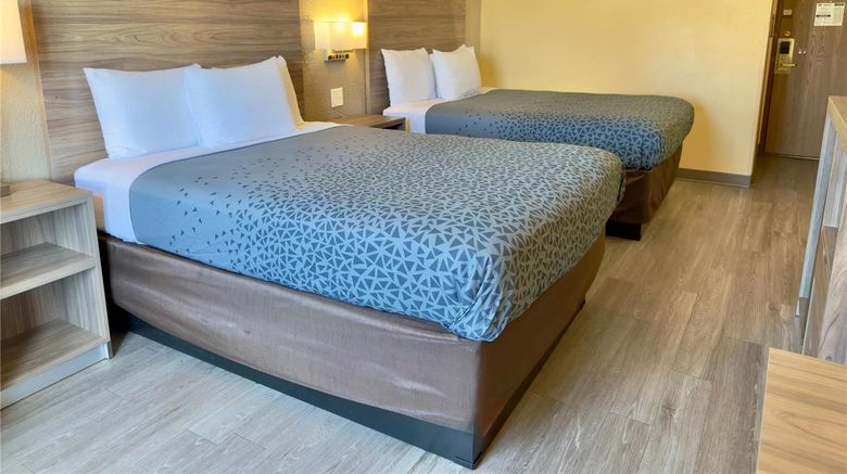 <b>Econo Lodge Lansing Leavenworth Room</b>. Images powered by <a href="https://iceportal.shijigroup.com/" title="IcePortal" target="_blank">IcePortal</a>.