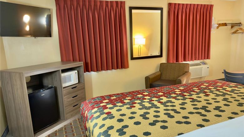 <b>Econo Lodge Lansing Leavenworth Room</b>. Images powered by <a href="https://iceportal.shijigroup.com/" title="IcePortal" target="_blank">IcePortal</a>.