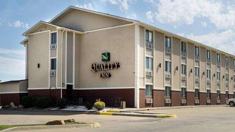 Quality Inn Topeka Exterior
