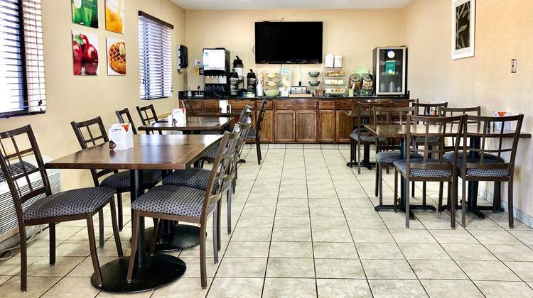 Quality Inn Topeka Restaurant