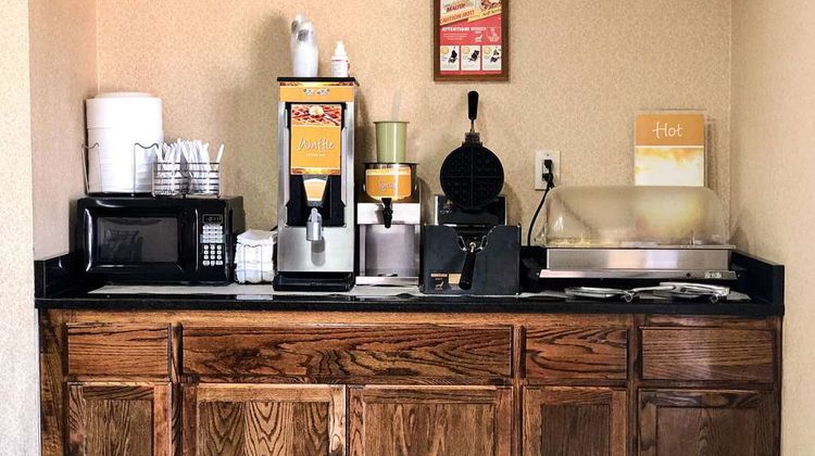 Quality Inn Topeka Restaurant