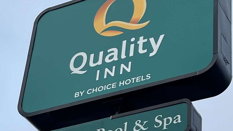 Quality Inn Topeka Exterior