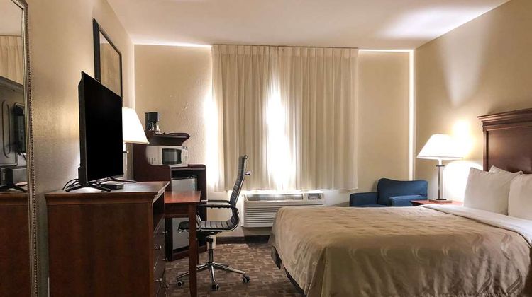 Quality Inn Topeka Room