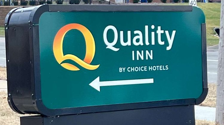 Quality Inn Topeka Exterior