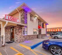 Econo Lodge Hays I-70 Exterior