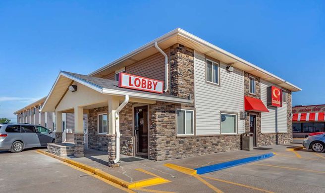 Econo Lodge Hays I-70 Exterior