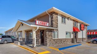 Econo Lodge Hays I-70