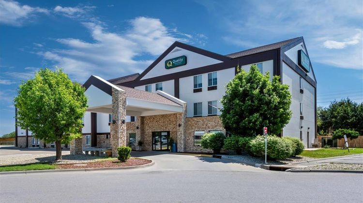Quality Inn & Suites, Manhattan Exterior