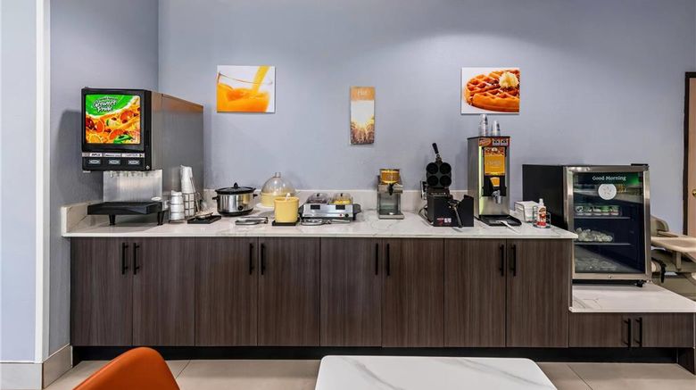 <b>Quality Inn & Suites, Manhattan Restaurant</b>. Images powered by <a href="https://iceportal.shijigroup.com/" title="IcePortal" target="_blank">IcePortal</a>.