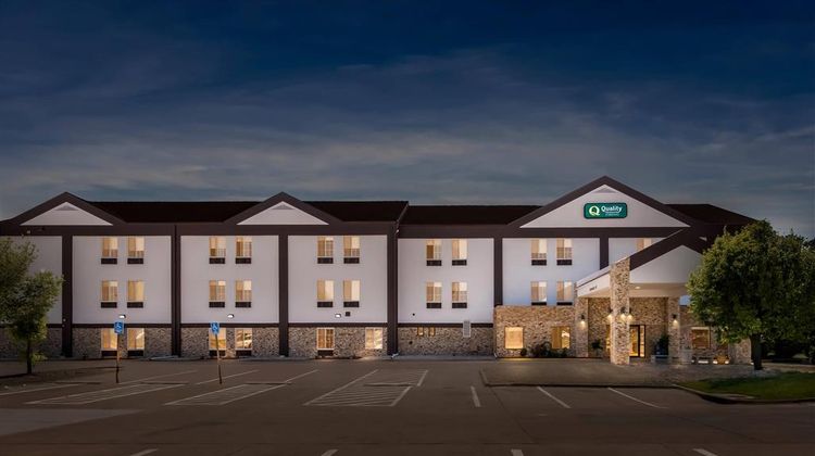 Quality Inn & Suites, Manhattan Exterior