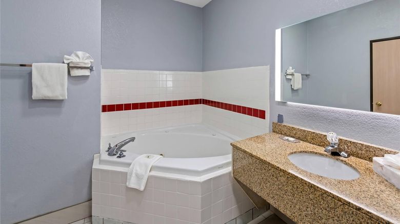 <b>Quality Inn & Suites, Manhattan Suite</b>. Images powered by <a href="https://iceportal.shijigroup.com/" title="IcePortal" target="_blank">IcePortal</a>.