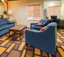 Quality Inn & Suites Lenexa-Kansas City Lobby