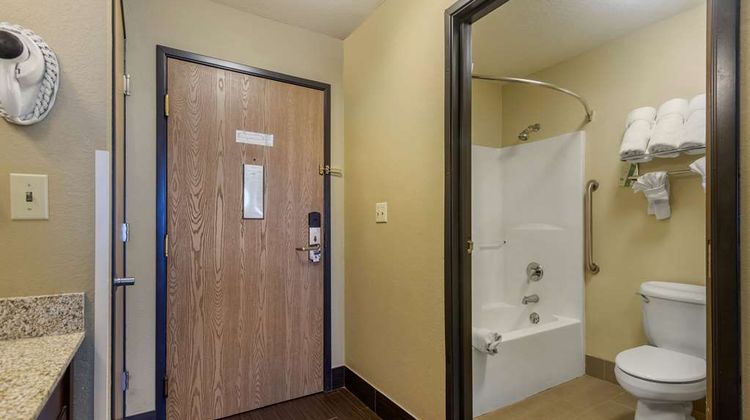 Comfort Inn And Suites Pittsburg Room