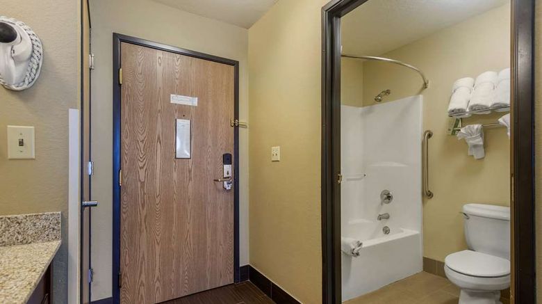 <b>Comfort Inn And Suites Pittsburg Room</b>. Images powered by <a href="https://iceportal.shijigroup.com/" title="IcePortal" target="_blank">IcePortal</a>.
