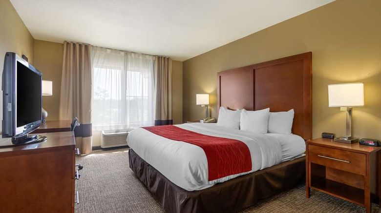 <b>Comfort Inn And Suites Pittsburg Suite</b>. Images powered by <a href="https://iceportal.shijigroup.com/" title="IcePortal" target="_blank">IcePortal</a>.