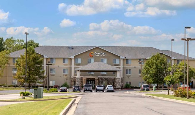 Comfort Inn And Suites Pittsburg Exterior