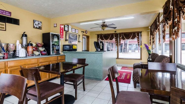 Econo Lodge Winfield Restaurant