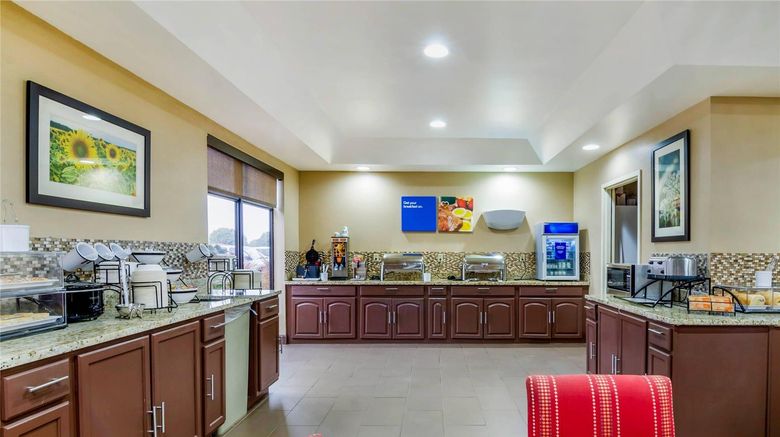 <b>Comfort Inn Ottawa Restaurant</b>. Images powered by <a href="https://iceportal.shijigroup.com/" title="IcePortal" target="_blank">IcePortal</a>.