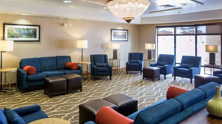 <b>Comfort Inn Ottawa Lobby</b>. Images powered by <a href="https://iceportal.shijigroup.com/" title="IcePortal" target="_blank">IcePortal</a>.