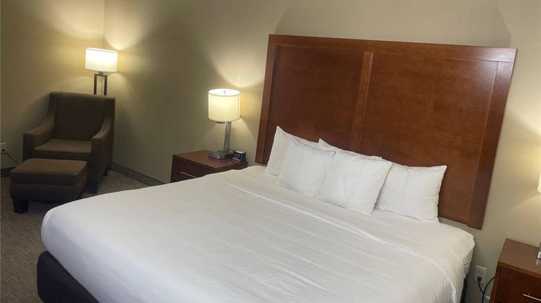 <b>Comfort Inn Ottawa Room</b>. Images powered by <a href="https://iceportal.shijigroup.com/" title="IcePortal" target="_blank">IcePortal</a>.