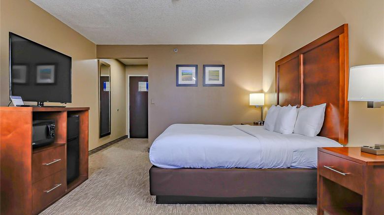 <b>Comfort Inn Ottawa Room</b>. Images powered by <a href="https://iceportal.shijigroup.com/" title="IcePortal" target="_blank">IcePortal</a>.