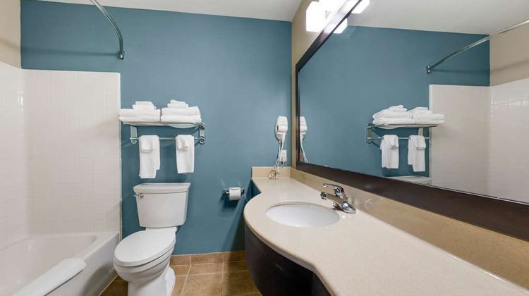 Sleep Inn And Suites Hays Room