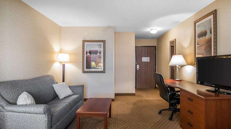 <b>Rodeway Inn & Suites Salina Suite</b>. Images powered by <a href="https://iceportal.shijigroup.com/" title="IcePortal" target="_blank">IcePortal</a>.