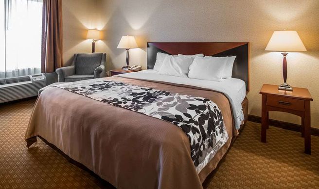 Rodeway Inn & Suites Salina Exterior