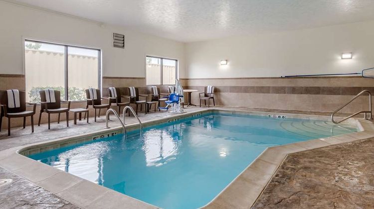Comfort Suites Speedway Pool