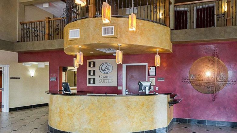 <b>Comfort Suites Airport Lobby</b>. Images powered by <a href="https://iceportal.shijigroup.com/" title="IcePortal" target="_blank">IcePortal</a>.
