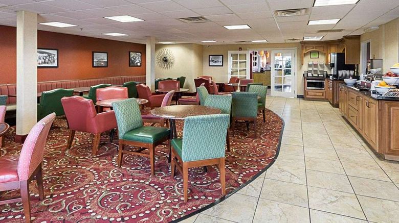<b>Comfort Suites Airport Restaurant</b>. Images powered by <a href="https://iceportal.shijigroup.com/" title="IcePortal" target="_blank">IcePortal</a>.