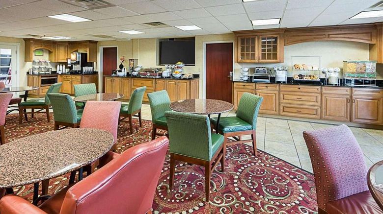 <b>Comfort Suites Airport Restaurant</b>. Images powered by <a href="https://iceportal.shijigroup.com/" title="IcePortal" target="_blank">IcePortal</a>.
