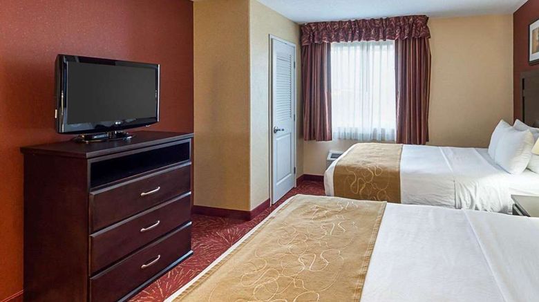 <b>Comfort Suites Airport Suite</b>. Images powered by <a href="https://iceportal.shijigroup.com/" title="IcePortal" target="_blank">IcePortal</a>.