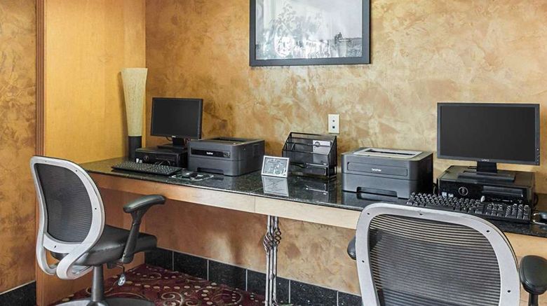<b>Comfort Suites Airport Other</b>. Images powered by <a href="https://iceportal.shijigroup.com/" title="IcePortal" target="_blank">IcePortal</a>.