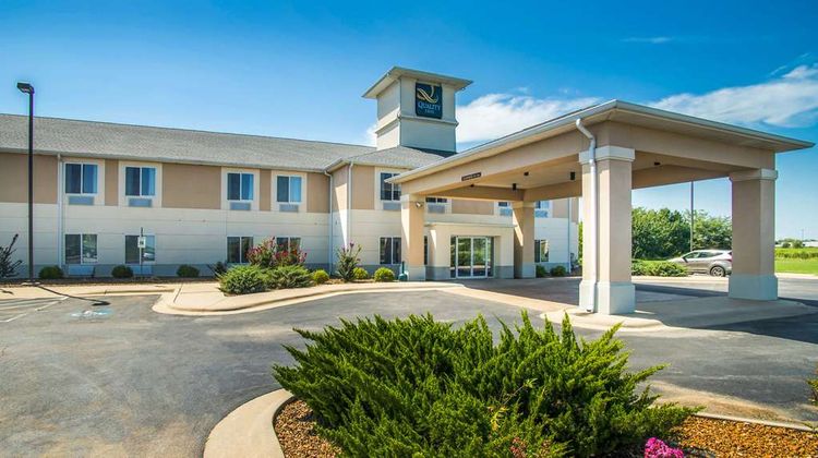 Quality Inn Exterior