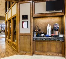 Clarion Inn Lobby