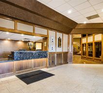 Clarion Inn Lobby
