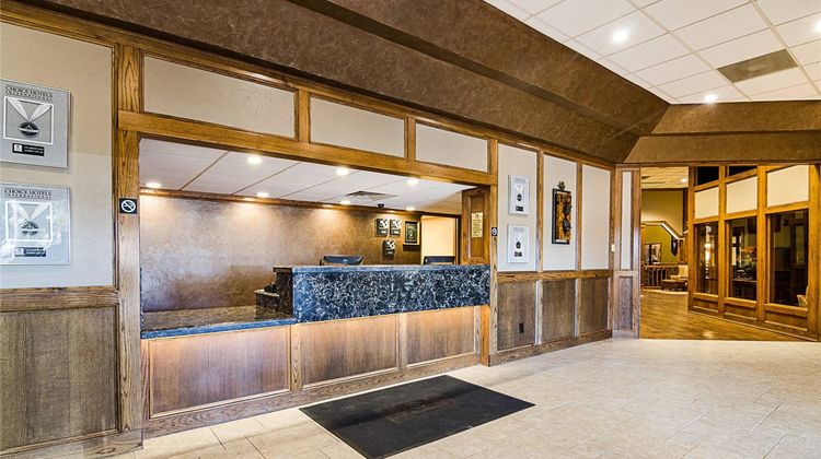 Clarion Inn Lobby
