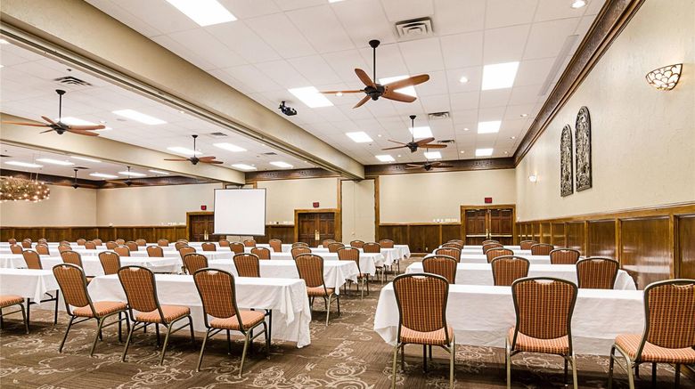 <b>Clarion Inn Meeting</b>. Images powered by <a href="https://iceportal.shijigroup.com/" title="IcePortal" target="_blank">IcePortal</a>.