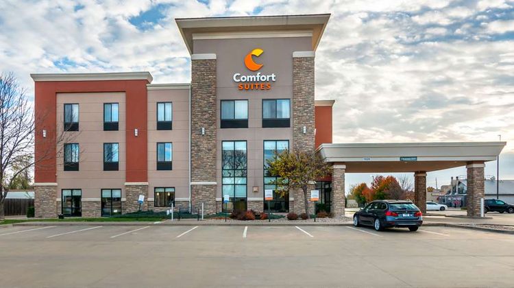 Comfort Suites Exterior