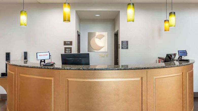 <b>Comfort Suites Lobby</b>. Images powered by <a href="https://iceportal.shijigroup.com/" title="IcePortal" target="_blank">IcePortal</a>.