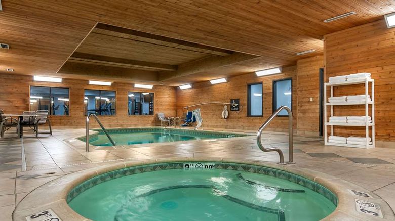 <b>Comfort Suites Pool</b>. Images powered by <a href="https://iceportal.shijigroup.com/" title="IcePortal" target="_blank">IcePortal</a>.