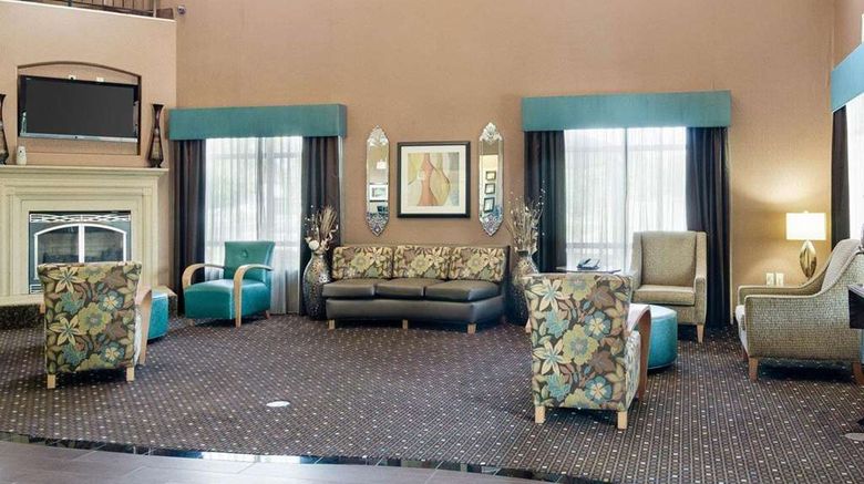 <b>Comfort Suites Lobby</b>. Images powered by <a href="https://iceportal.shijigroup.com/" title="IcePortal" target="_blank">IcePortal</a>.