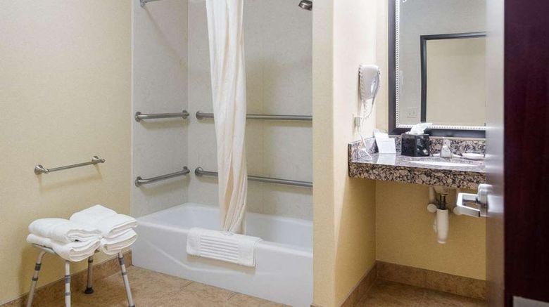 <b>Comfort Suites Room</b>. Images powered by <a href="https://iceportal.shijigroup.com/" title="IcePortal" target="_blank">IcePortal</a>.